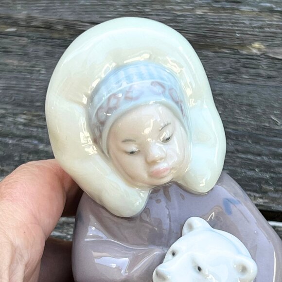 Lladro Eskimo Boy with Polar Bear Cub Porcelain #1195 Retired Spain Vintage - Picture 6 of 7